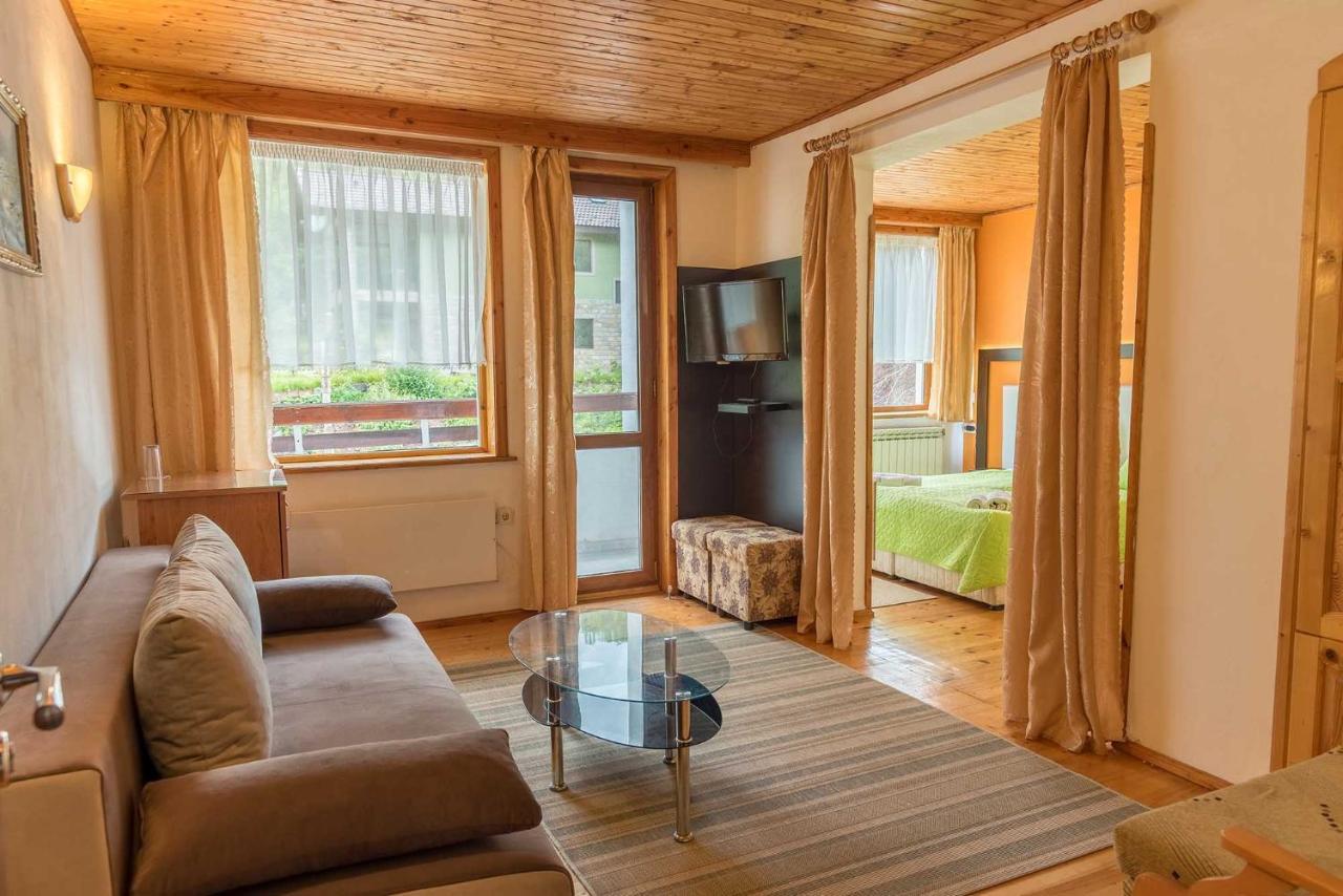 Hotel Paradise Place Kalofer Eksteriør bilde