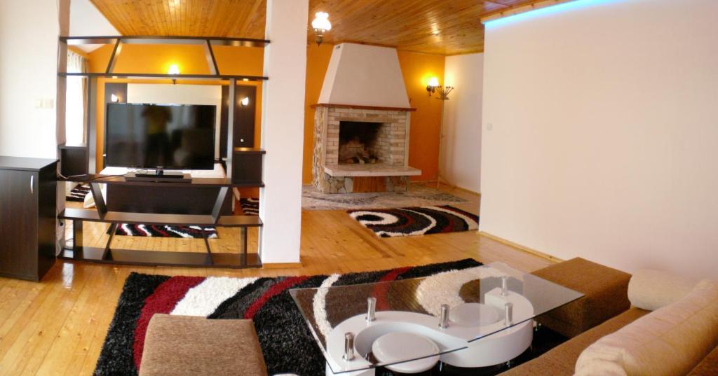 Hotel Paradise Place Kalofer Eksteriør bilde